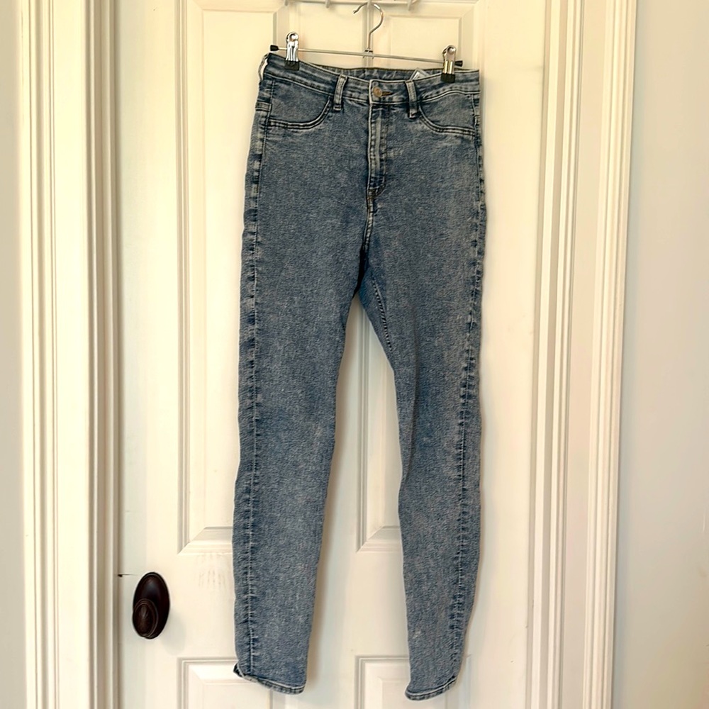 3/$10 H&M high waist blue acid wash jean size 8